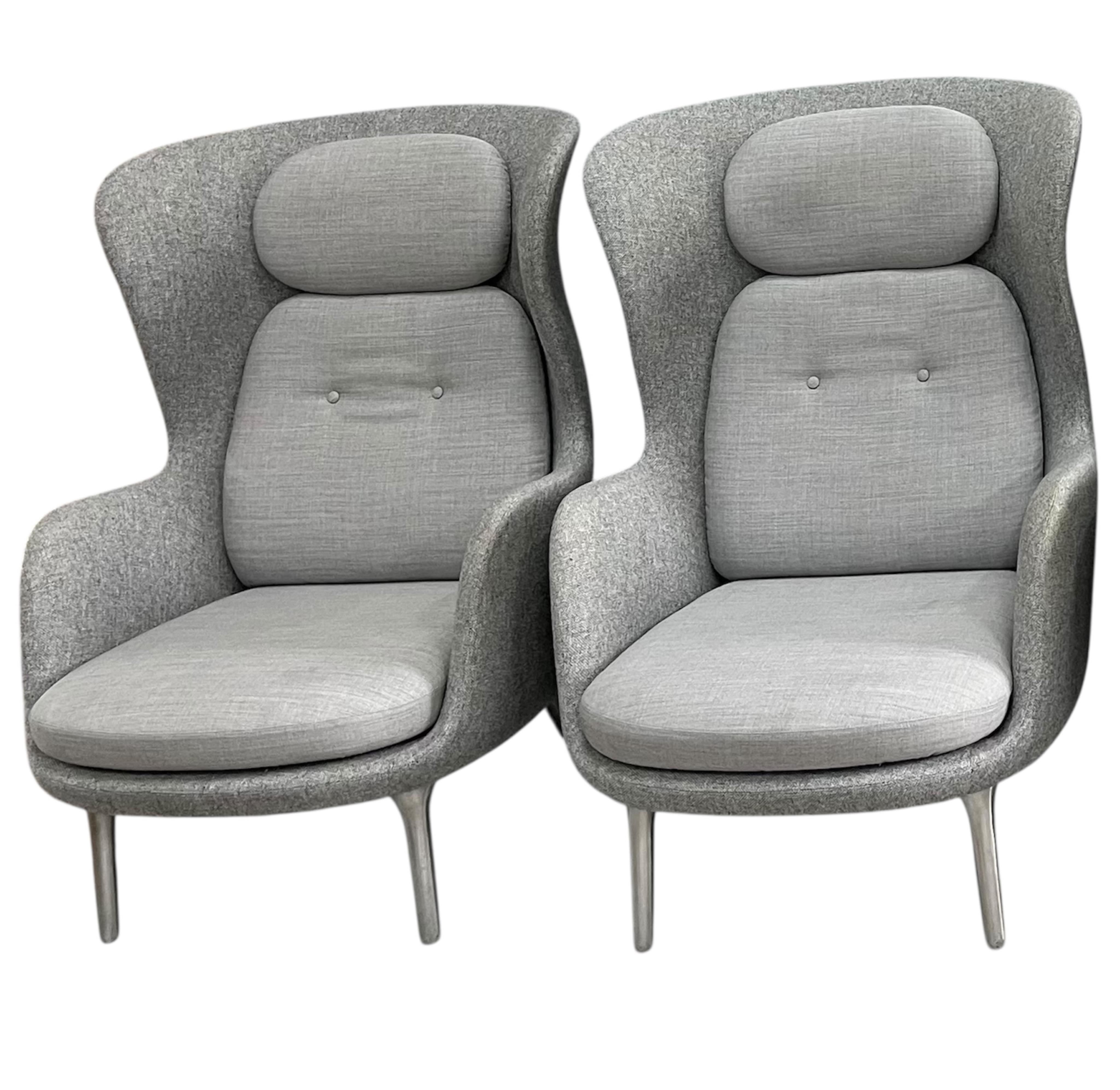 Jaime Hayon for Fritz Hansen. A pair of RO easy chairs in grey fabric, width 80cm, depth 80cm, height 112cm